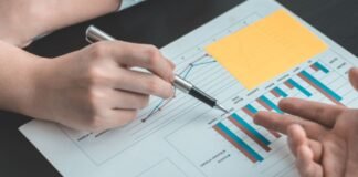 What Does an Accountants Do, and Why Do Businesses Need One? accountant-do-do-do pen