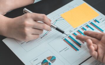 What Does an Accountants Do, and Why Do Businesses Need One? accountant-do-do-do pen