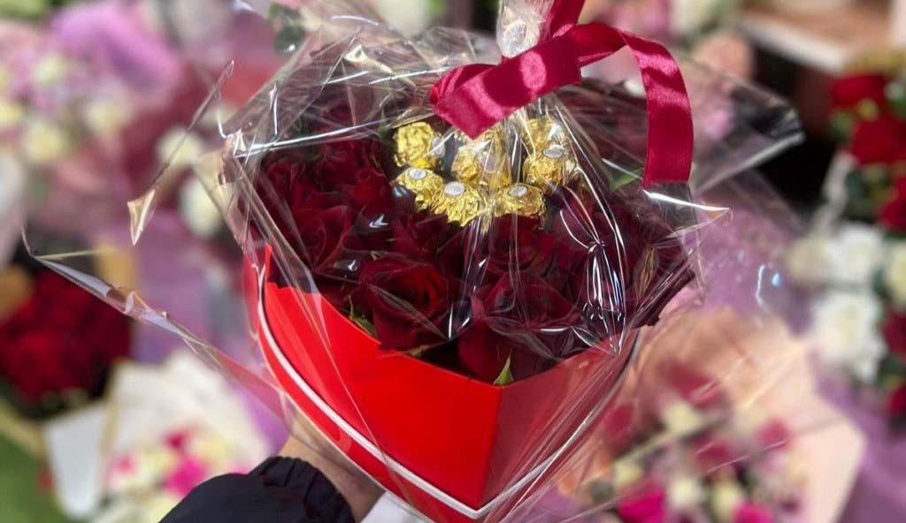 Best Ways to Deliver Flowers and Gifts in Marrakech: Kech Flora Leading the Way flowers-and-gifts-in-marrakech-marrakech