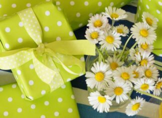 From the Heart – Unwrapping the Trending World of Gifts and Flowers Deals Gift Flowers Love Celebration