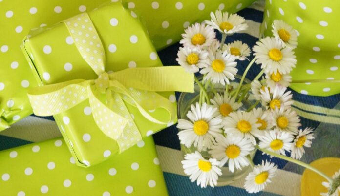 Gift Flowers Love Celebration
