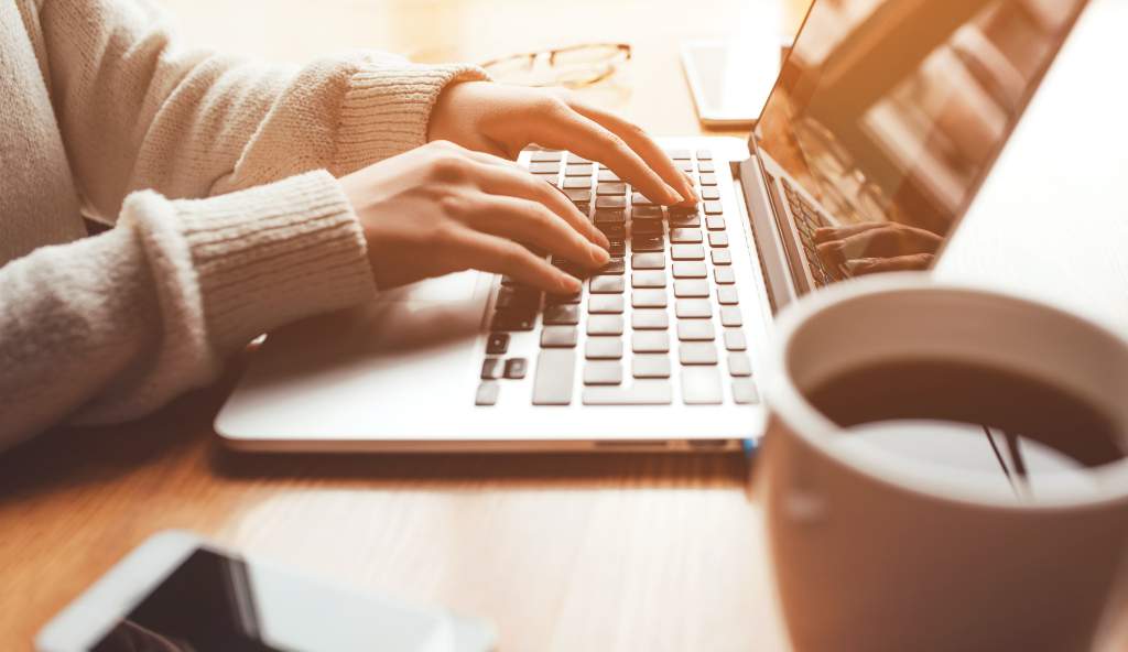 High-tech coffee table computer for home and office use