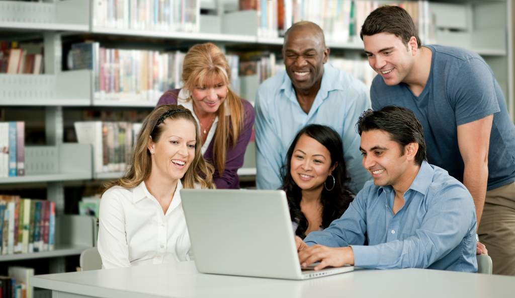 Higher education with university students in a lecture hall