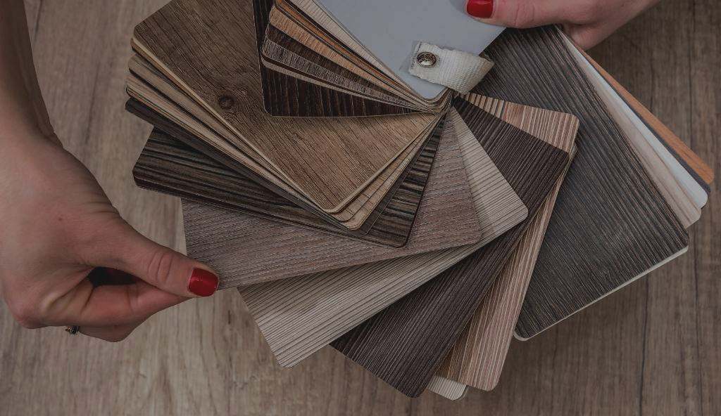 Modern laminate flooring with scratch-resistant and waterproof features