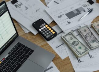 How to Deal with Daylight Saving Time? Savings Dollar Currency Money Calculator Laptop Table