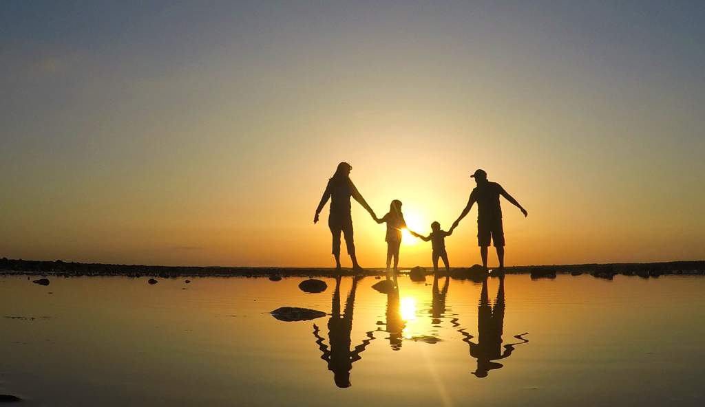 Family enjoying a memorable travel experience together