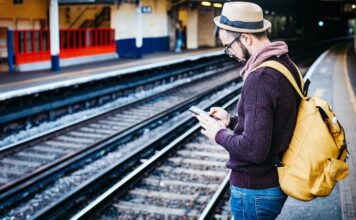 Upgrade Your Smartphone with Great Deals Travel Men Bag Rail tour hat mobile